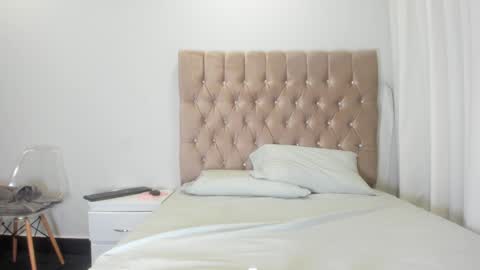 Snapshot of selenemakris chatting on September 29, 11:04 am Selene online show from September 29, 11:04 am