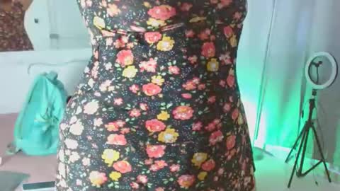 Snapshot of selenna1 chatting on January 14, 2:32 pm Selenna1 online show from January 14, 2:32 pm