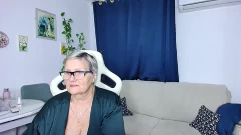 Snapshot of selenna57 chatting on January 11, 6:57 pm Selenna online show from January 11, 6:57 pm