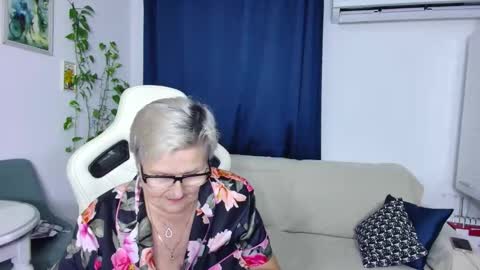 Snapshot of selenna57 chatting on January 12, 6:57 pm Selenna online show from January 12, 6:57 pm