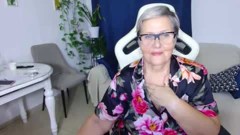 Snapshot of selenna57 chatting on February 10, 7:18 pm Selenna online show from February 10, 7:18 pm