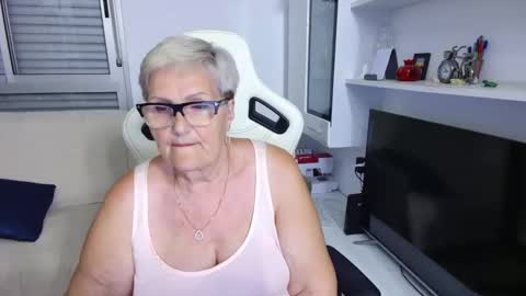 Selenna online show from May 11, 5:43 pm