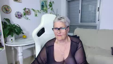 Selenna online show from May 16, 5:23 pm