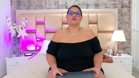 Selenna Cooper online show from December 1, 11:48 am