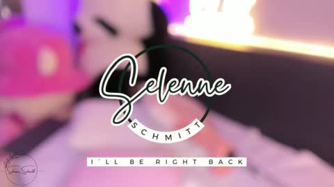 Snapshot of selenne_schmitt chatting on December 20, 7:39 pm Selenne online show from December 20, 7:39 pm
