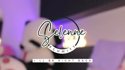 Snapshot of selenne_schmitt chatting on January 7, 9:46 pm Selenne online show from January 7, 9:46 pm