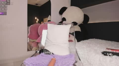 Snapshot of selenne_schmitt chatting on September 10, 10:32 pm Selenne online show from September 10, 10:32 pm