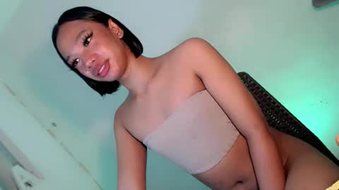 Snapshot of selfsuckercum69 chatting on September 18, 11:01 am Jessy online show from September 18, 11:01 am