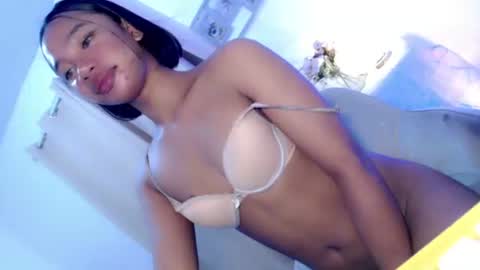 Snapshot of selfsuckercum69 chatting on October 2, 3:13 am Jessy online show from October 2, 3:13 am