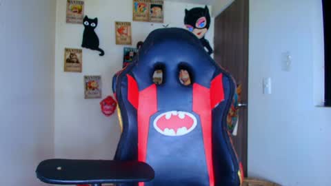 Snapshot of selina_kyl3 chatting on May 24, 1:05 pm Selinna Kyle online show from May 24, 1:05 pm