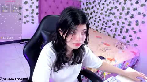 Snapshot of selina_lovers_ chatting on November 15, 4:10 am Selina online show from November 15, 4:10 am