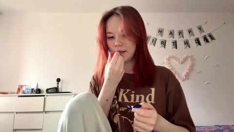 Snapshot of selmacalumag chatting on April 4, 9:29 am Lily online show from April 4, 9:29 am