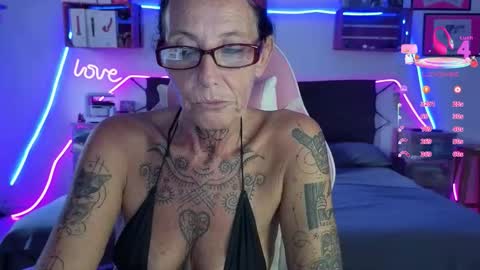 Selvaggia Del Caribe online show from May 18, 6:14 pm