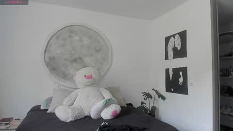 Snapshot of selyn_ chatting on July 1, 1:13 pm Selyn online show from July 1, 1:13 pm