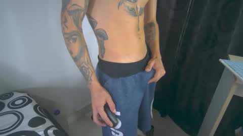 Snapshot of sem_alas chatting on February 16, 2:42 am sem_alas online show from February 16, 2:42 am