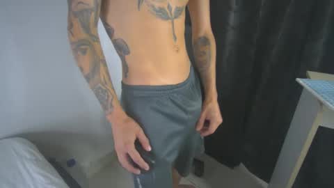 Snapshot of sem_alas chatting on February 23, 1:57 am sem_alas online show from February 23, 1:57 am