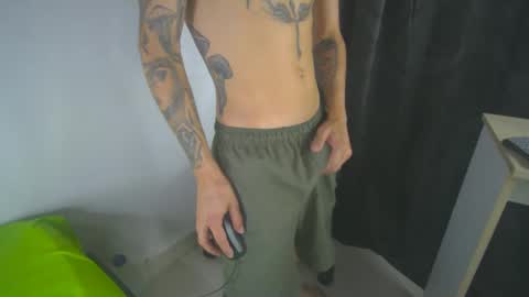 Snapshot of sem_alas chatting on February 26, 2:59 am sem_alas online show from February 26, 2:59 am