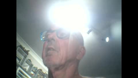 Snapshot of semajstretsa chatting on April 19, 9:39 pm frederick online show from April 19, 9:39 pm