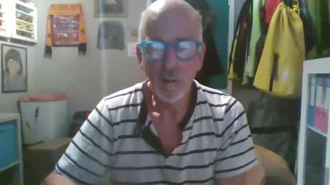 Snapshot of semajstretsa chatting on May 16, 9:13 pm frederick online show from May 16, 9:13 pm
