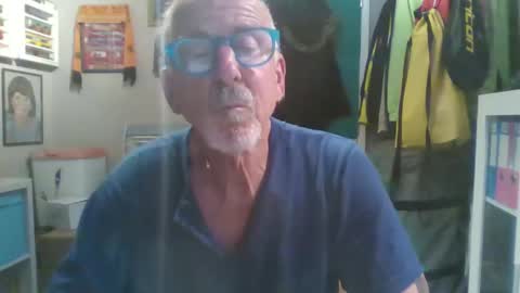 Snapshot of semajstretsa chatting on May 20, 8:59 pm frederick online show from May 20, 8:59 pm