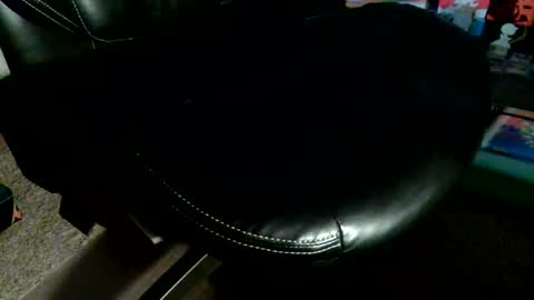 Snapshot of senorgrower chatting on July 1, 5:42 am Mr. Watch Me Grow online show from July 1, 5:42 am