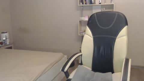 Snapshot of sensetive_mary chatting on December 6, 2:49 pm Mary Cherry online show from December 6, 2:49 pm