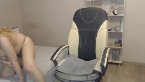 Snapshot of sensetive_mary chatting on December 24, 2:44 pm Mary Cherry online show from December 24, 2:44 pm