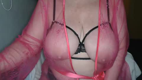 Snapshot of sensual_cris chatting on March 8, 3:56 pm CRIS online show from March 8, 3:56 pm