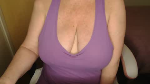 Snapshot of sensual_cris chatting on October 8, 2:36 pm CRIS online show from October 8, 2:36 pm