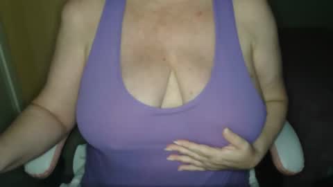 Snapshot of sensual_cris chatting on October 14, 9:15 pm CRIS online show from October 14, 9:15 pm