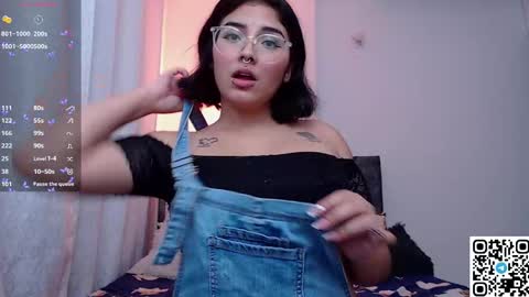 Snapshot of sensual_flame chatting on December 21, 1:58 am Camille and sophie online show from December 21, 1:58 am