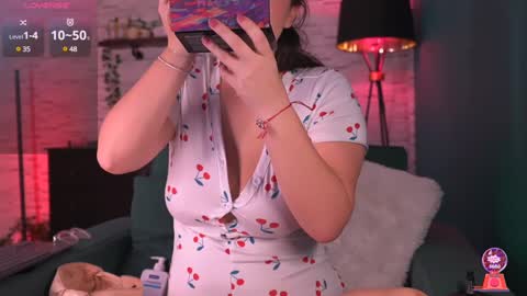 Snapshot of sensual_jassmine chatting on March 8, 9:06 am Jasmine online show from March 8, 9:06 am