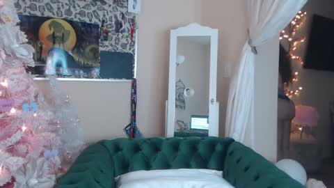 Snapshot of sensual_paradise_ chatting on February 1, 9:08 pm V online show from February 1, 9:08 pm