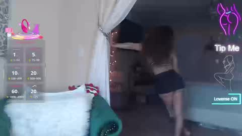 Snapshot of sensual_paradise_ chatting on February 27, 8:53 pm V online show from February 27, 8:53 pm