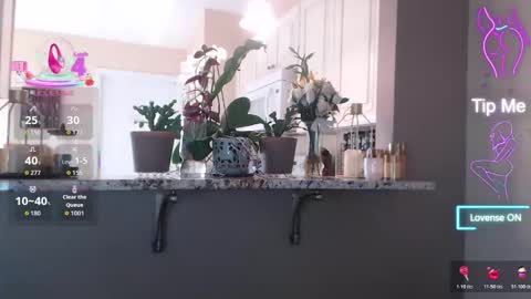 Snapshot of sensual_paradise_ chatting on March 6, 9:55 pm V online show from March 6, 9:55 pm