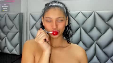 Snapshot of sensual_shantal chatting on October 10, 12:37 pm sensual_shantal online show from October 10, 12:37 pm