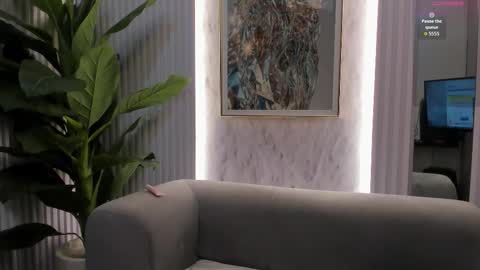 Sophie     online show from November 6, 10:16 am