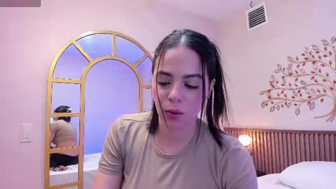 Snapshot of sensual_sophie_ chatting on August 1, 10:58 am Sophie online show from August 1, 10:58 am