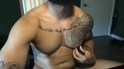 Snapshot of sensualbates chatting on November 11, 7:03 pm SensualBates online show from November 11, 7:03 pm