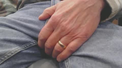 Snapshot of sensualgent69 chatting on January 16, 9:40 pm sensual online show from January 16, 9:40 pm