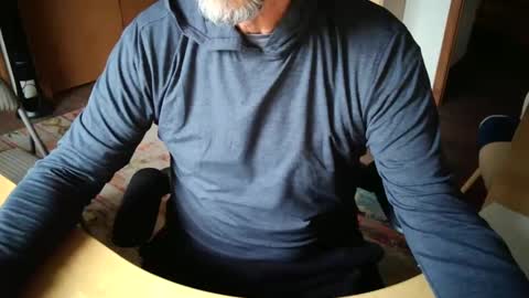 Snapshot of sensualgentlem chatting on October 2, 12:28 am Sensually Yours online show from October 2, 12:28 am