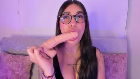 Snapshot of sensualhaven_ chatting on January 25, 11:11 pm sensualhaven_ online show from January 25, 11:11 pm