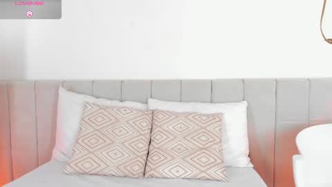 Jeen  online show from June 25, 9:19 pm