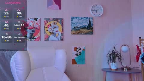 Snapshot of sensuallucy233 chatting on November 2, 9:00 am sensuallucy233 online show from November 2, 9:00 am