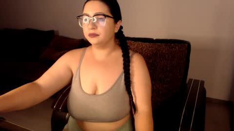 Snapshot of sensualmonique chatting on September 9, 9:25 pm SensualMonique online show from September 9, 9:25 pm