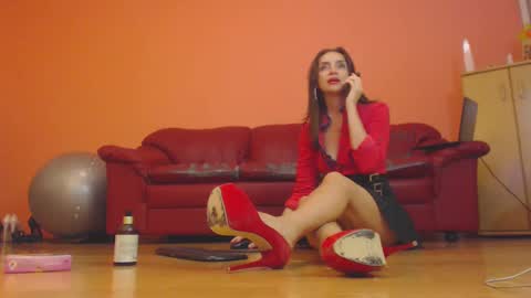 Snapshot of sensualmyra chatting on December 6, 2:17 pm sensualmyra online show from December 6, 2:17 pm