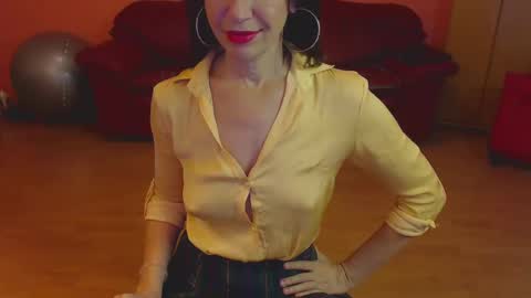 Snapshot of sensualmyra chatting on December 8, 7:05 am sensualmyra online show from December 8, 7:05 am