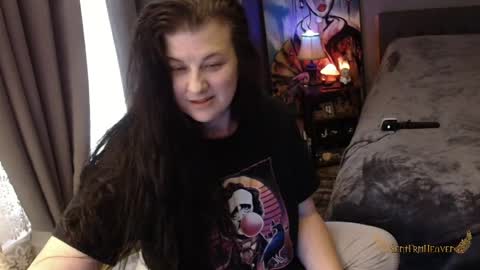 Tara online show from April 24, 1:35 pm