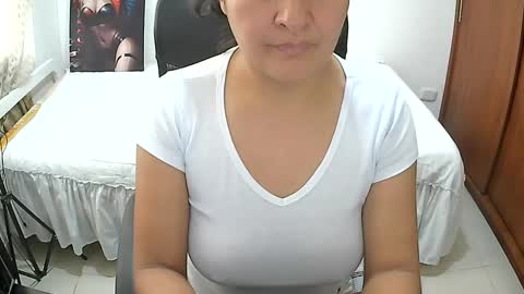 Snapshot of senthix1983 chatting on October 13, 1:33 pm senthix heyy promo en OnlyFans aprovecha 85 descuento online show from October 13, 1:33 pm
