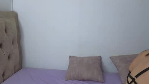 Snapshot of serafina_ chatting on June 2, 6:43 pm serafina_ online show from June 2, 6:43 pm